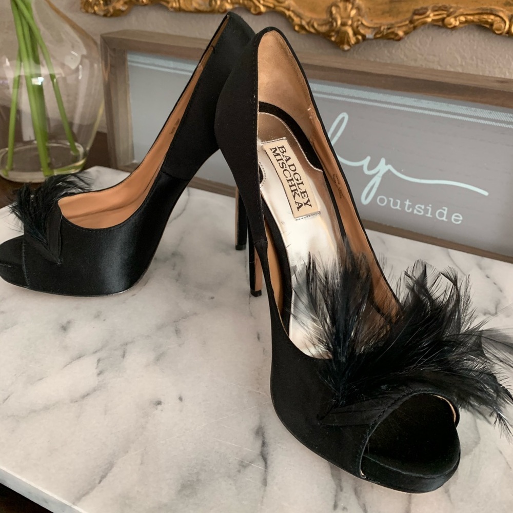 Badgley Mishcka Black Heels with Feathers Leather